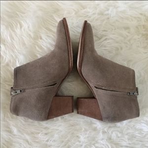 Madewell Suede Billie Boot in Wet Pebble, Size 9